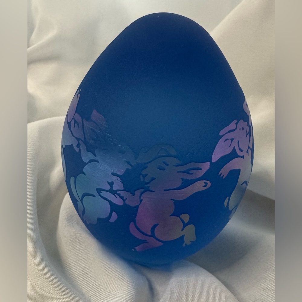 Arthur Court Designs 1996 A & E Court Bunny Collection Blue Glass Egg Etched
